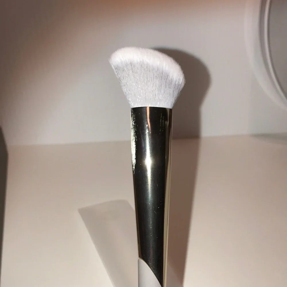 Complex Culture Cheek Chiseler brush NEW